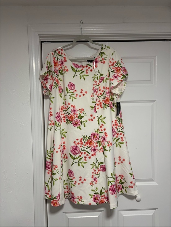 Jessica Howard Dresses & Skirts - Jessica Howard White Floral A-Line Dress with Pink Blooms